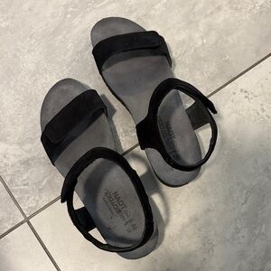 Beautiful sandals worn twice